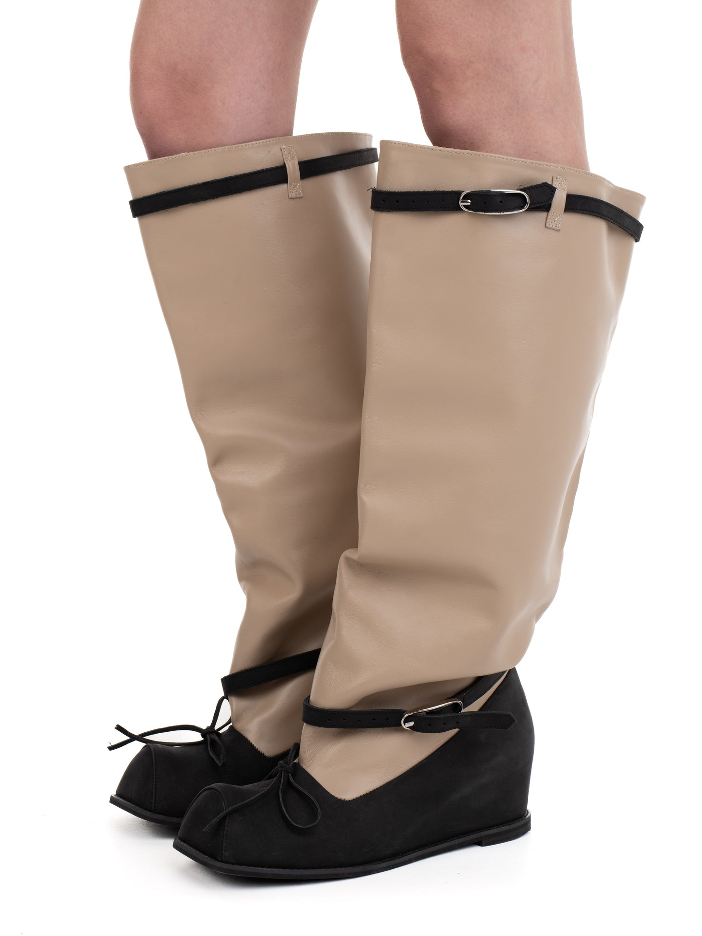 HOFA KNEE HIGH BUCKLE BOOTS BEIGE/BLACK
