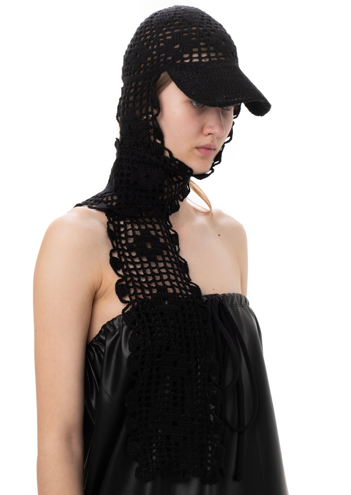 CROCHET SCARF CAP IN BLACK