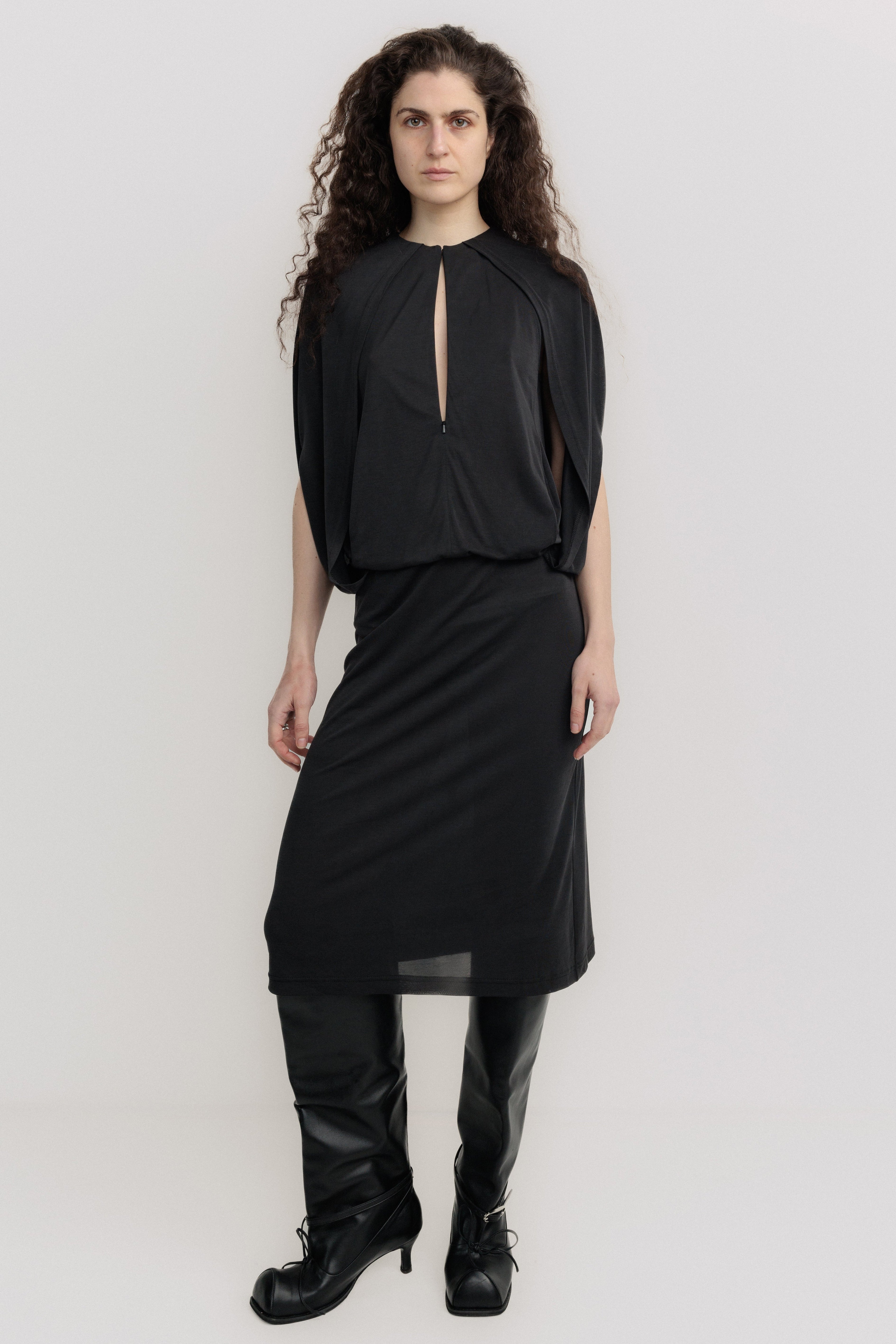 CAPE DRESS CHARCOAL
