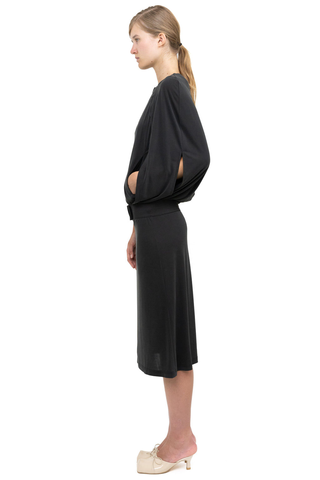 CAPE DRESS CHARCOAL
