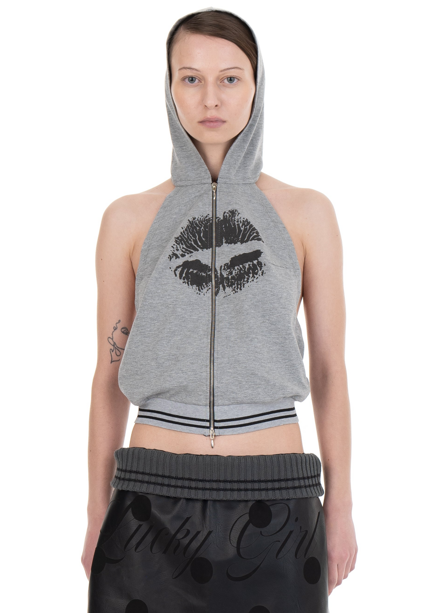 BACKLESS HOOD TOP KISS