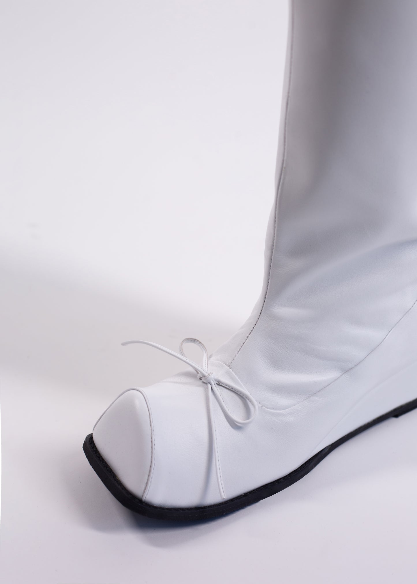 HOFA BOOTS IN WHITE